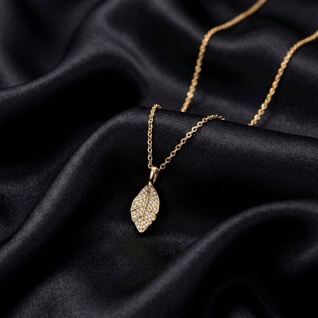 Gold small leaf necklace
